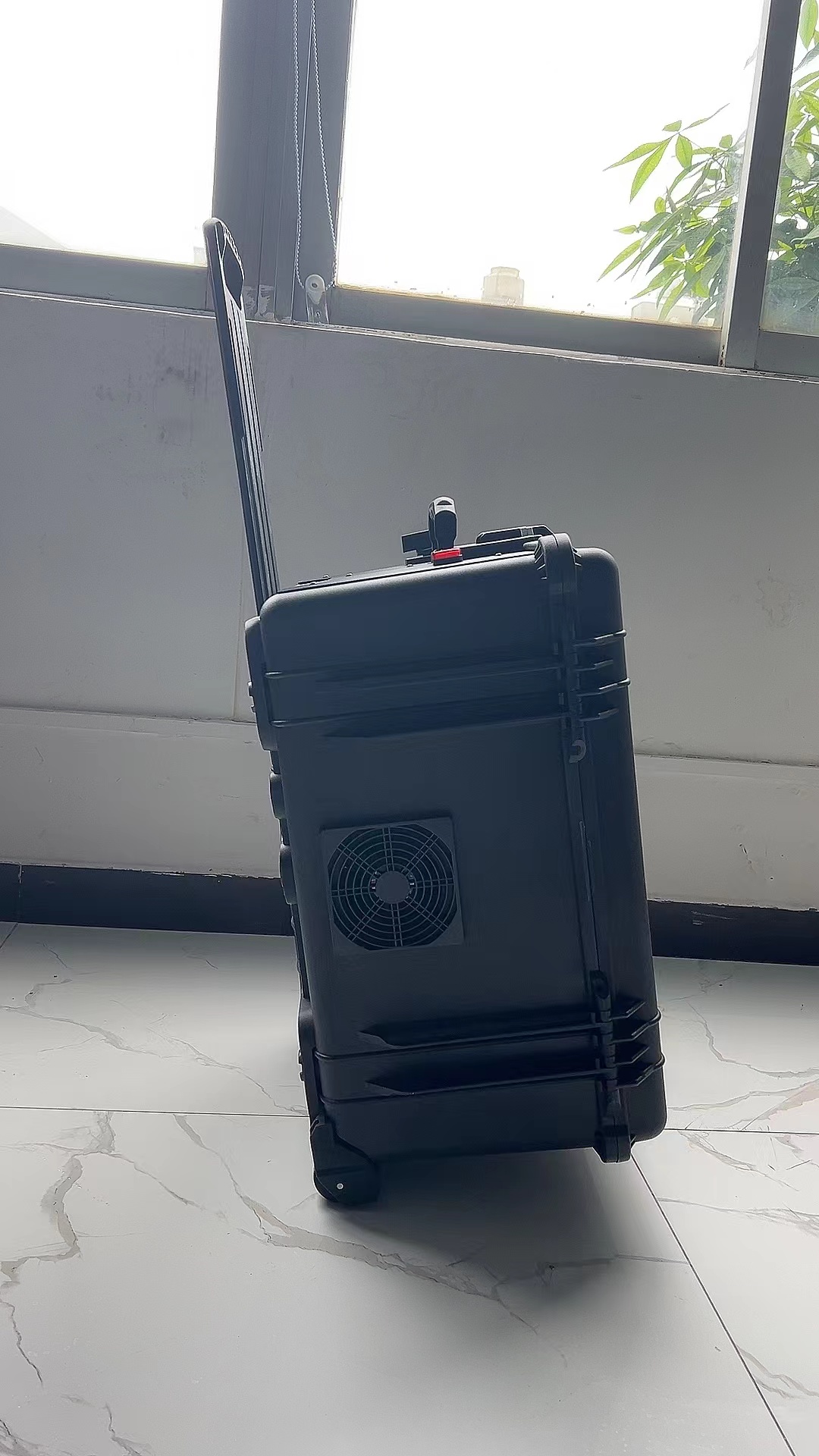 川汇手拉箱型移动通信干扰器